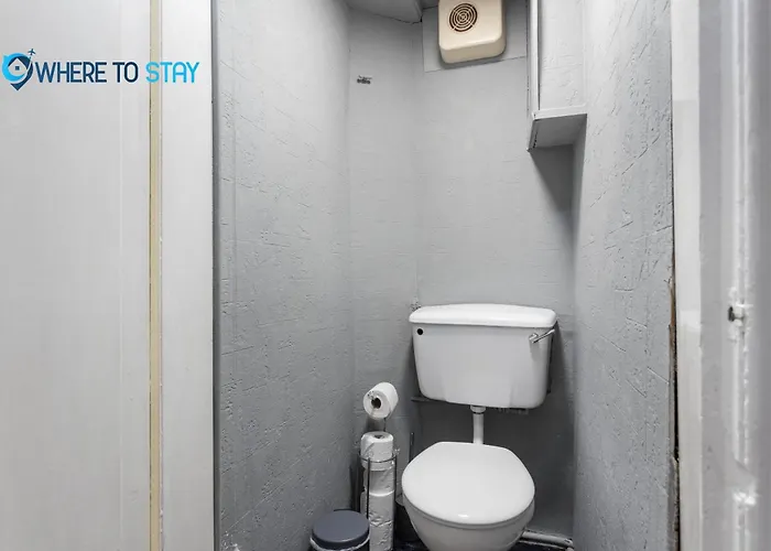 Two-Bedroom Apartment City View
