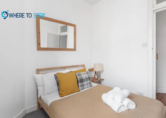 Two-Bedroom Apartment City View